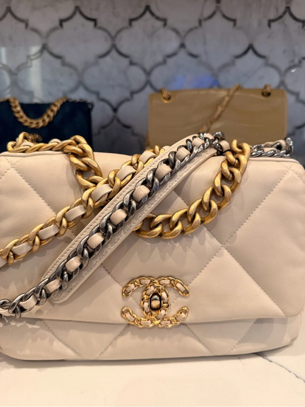 CHANEL 19 Medium quilted lambskin in light beige